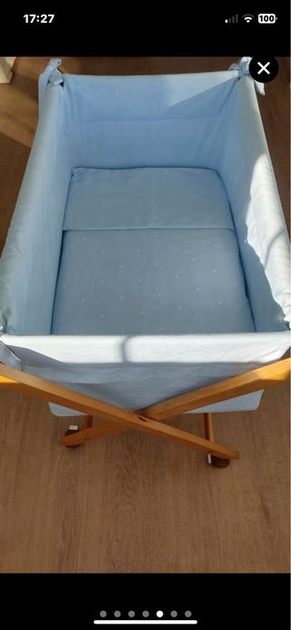 Minicuna bebé azul con ruedas