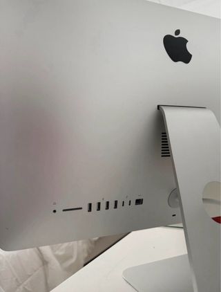 iMac 2017 con teclado y ratón (originales Apple)