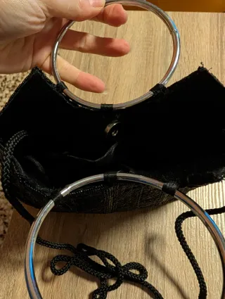 Borsa da festa con strass e cinture abbinate