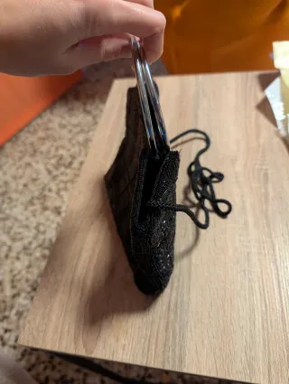 Borsa da festa con strass e cinture abbinate