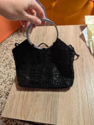 Borsa da festa con strass e cinture abbinate