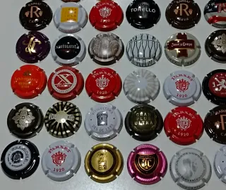 88 Chapas de Cava (con repetidas)