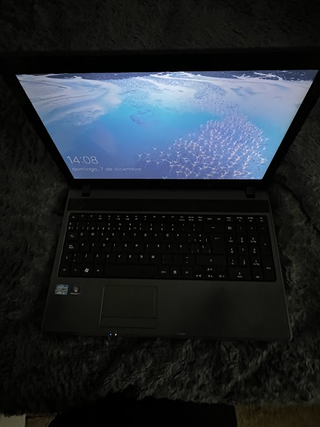Acer Aspire 5749-2334G50Mikk Portátil