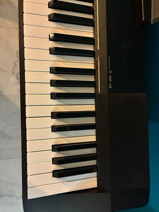 Piano Casio CDP-130.