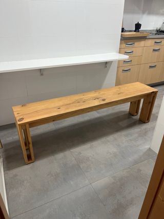 Banco de madera rústico