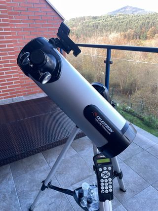 Telescopio Celestron 114 LCM Automático