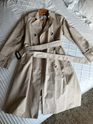 Gabardina Beige Clásica