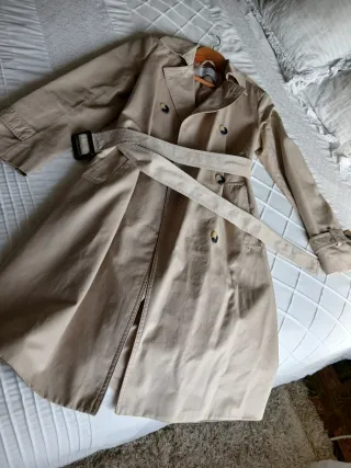 Gabardina Beige Clásica