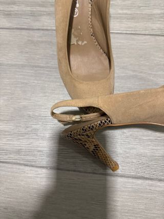 Sandalias tacón peep toe beige