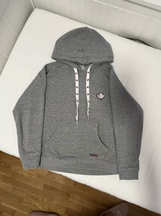 Sudadera gris marca Noon talla XS. Talla pequeño.