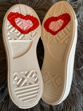 Converse platform rosa con cuoricini