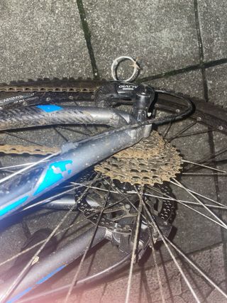 Bicicleta CUBE Nera e Blu