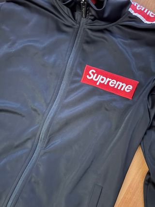 Chándal Supreme Negro y Rojo