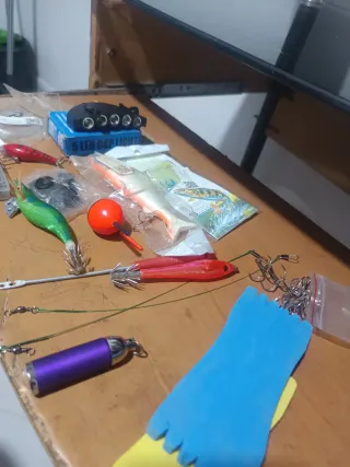 Lote 17 Artículos Pesca 10€