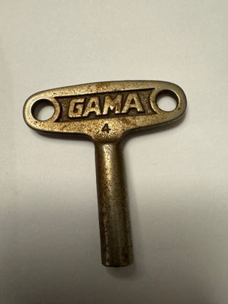 Chiave di carica vintage Gama