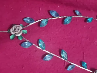 Conjunto collar y pendientes flor azul