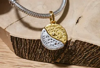 Charm Medallon Sol y Luna