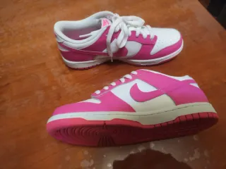 Nike Dunk Low White Láser Fuchsia