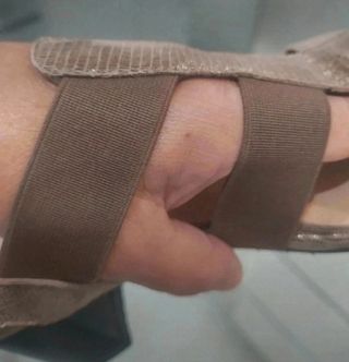 Bonitas sandalias doradas 36/37. Antes.