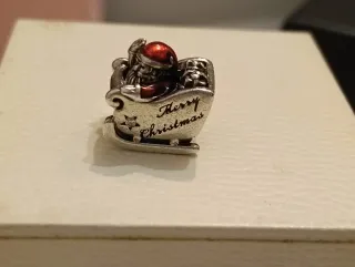 Charm Pandora Trineo Papá Noel Rojo y Plata