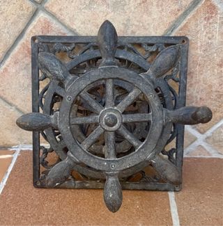 Recoge manguera.Timón de barco estilo marinero