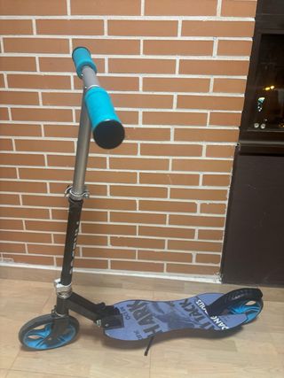 Patinete azul