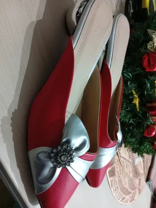 Mulas rojas y plateadas