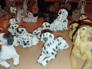 Figuras de perros decorativas