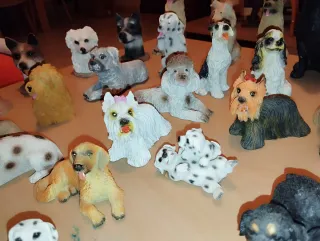 Figuras de perros decorativas