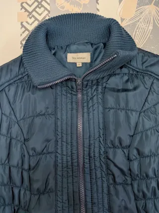 Chaqueta azul acolchada