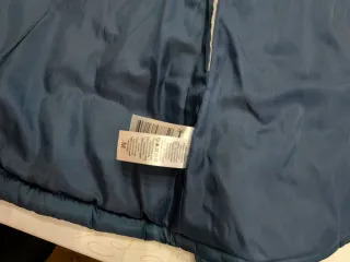 Chaqueta azul acolchada