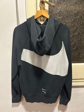 Felpa Nike nera e grigia con cappuccio