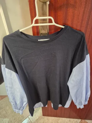 Sudadera Stradivarius manga combinada