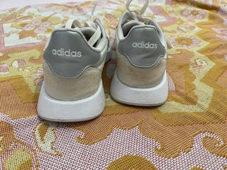 Adidas Run 60s 2.0 Talla 38 Beige/Gris