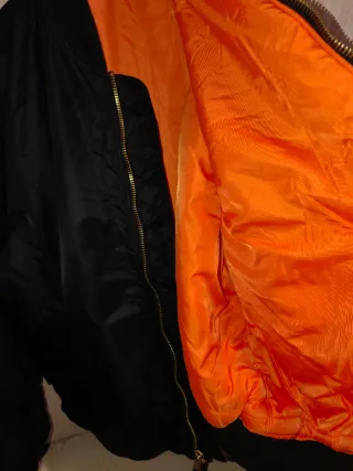 Chaqueta Alpha Industries MA1 Negra Naranja