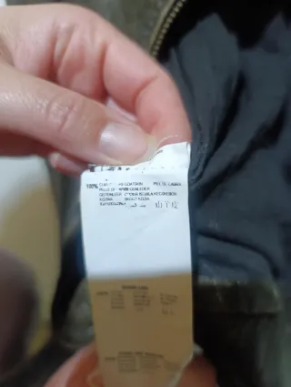 Cazadora de cuero desgastada