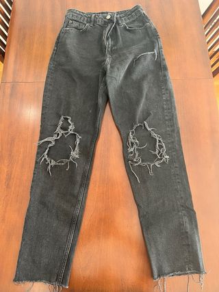Pantalón vaquero negro Stradivarius T.34 chica
