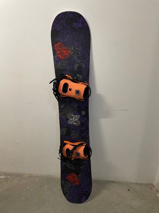 Tabla de Snowboard GNU con Fijaciones