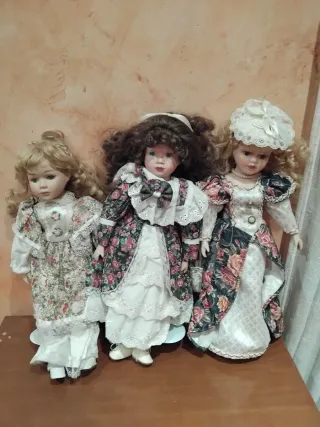 Bambole di porcellana vintage in set di tre