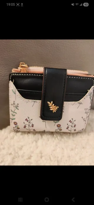 Cartera de mujer con estampado floral