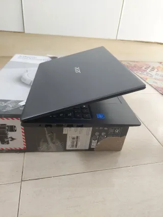 Ordenador portátil Acer Aspire 3