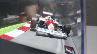 Modellino McLaren MP 4/4 1988 1/43