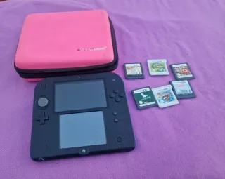 Nintendo 2DS Nera + 6 Giochi + Custodia