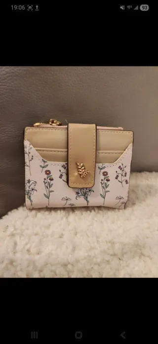 Cartera de mujer con flores