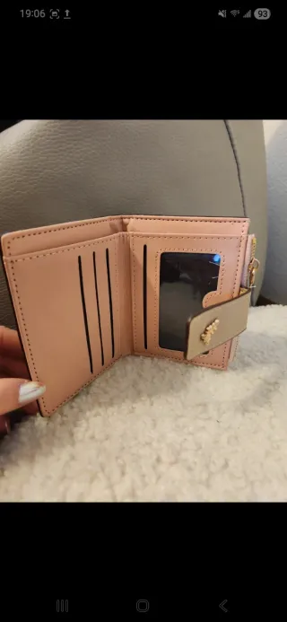 Cartera de mujer con flores