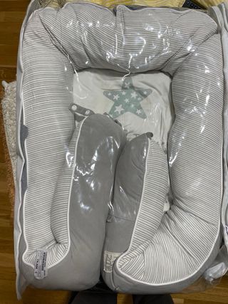 Riduttore per culla con stelle grigie