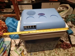 Nevera portátil azul sin usar