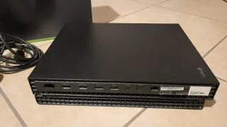 Xbox One X con scatola 7 giochi e  controller