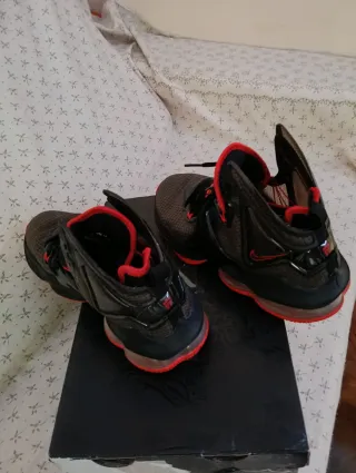 Nike LeBron XIX