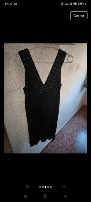 Vestido elegante con pedrería